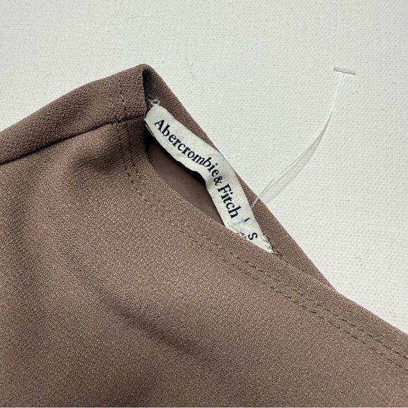 Abercrombie & Fitch One Shoulder Crop Asymmetrical Top - Picture 3 of 4